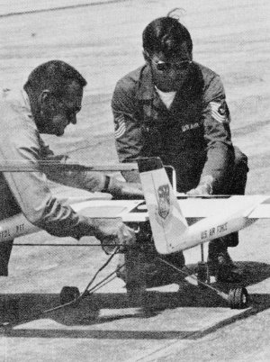 Sparrow RPV Article & Plans, Here Jim Cline puts the starter to it while Dave Scully holds on, September 1973 AAM - Airplanes and Rockets