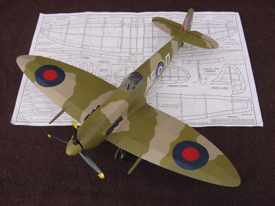 Tom Eastlake's Supermarine Spitfire (Guillow's kit) - sitting on the plans - Airplanes and Rockets