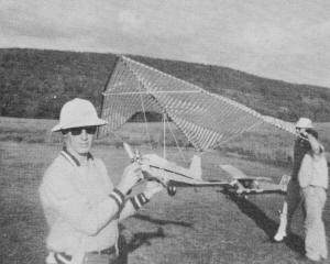 Scholefield's easily-duplicated R/C flexwing - Airplanes and Rockets