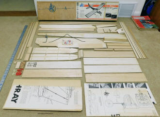 Andrews (AAMCo) H−Ray Kit Box Contents - Airplanes and Rockets