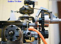DuBro Tri-Star Helicopter (Engine & gear train, head side) - Airplanes and Rockets